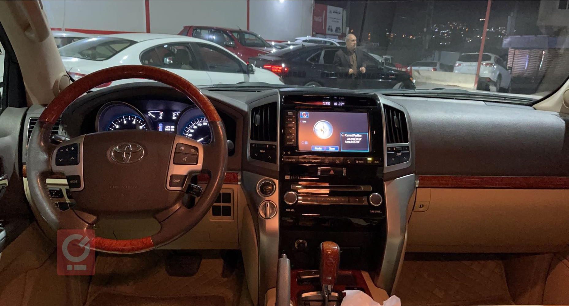 تۆیۆتا لاند کروزەر